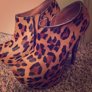 Steve Madden leopard ankle booties