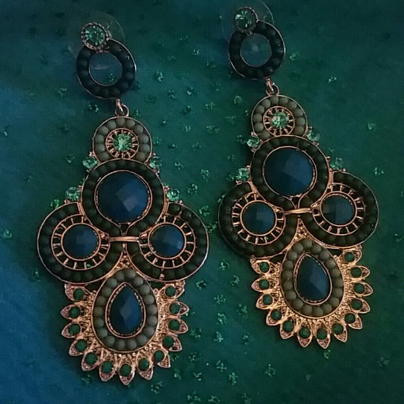 NWT HANDCRAFTED EARRINGS - Picture 2 of 2