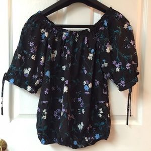 Ann Taylor Loft top in pretty floral pattern