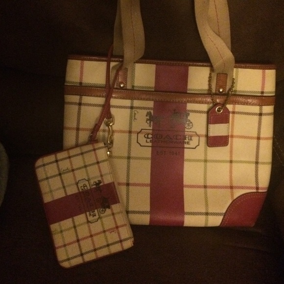 Coach purse with matching wristlet