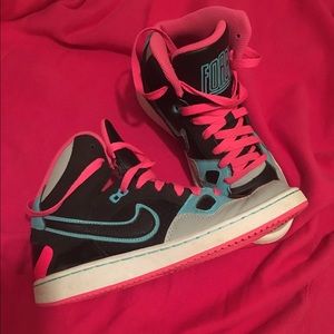 Nike Son of Force MID (GS) Black Pink Mid-Top Lace
