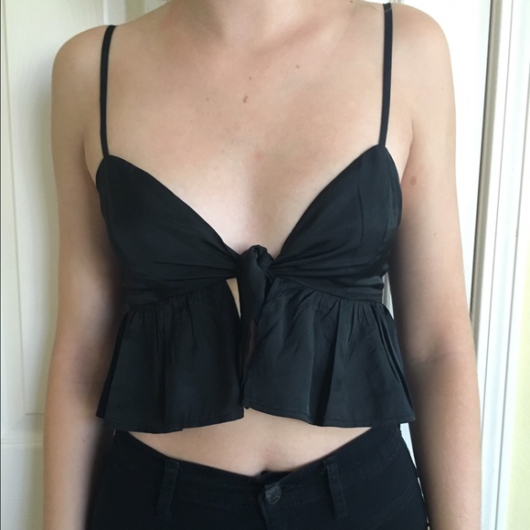 Brandy Melville tie front crop