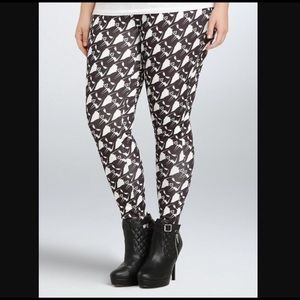Torrid Star Wars Darth Vader leggings
