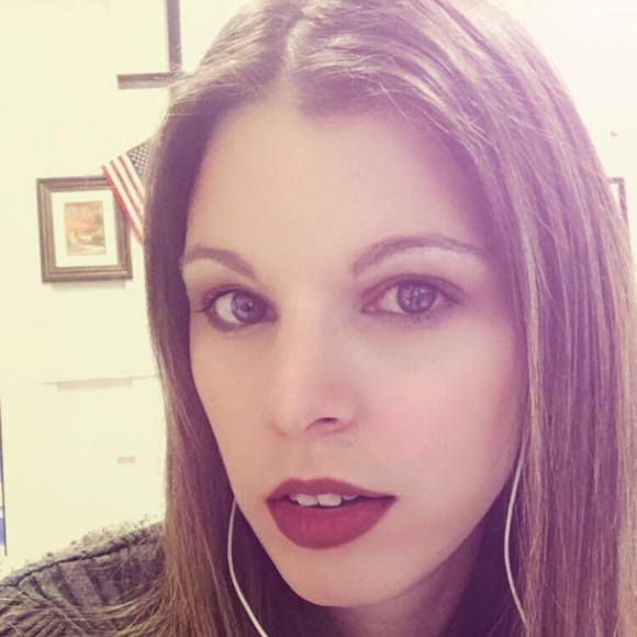 Meet your Posher, Liza - Picture 3 of 4