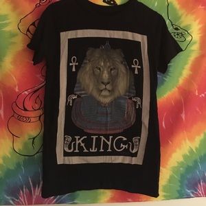 Small black ring of fire Egyptian style shirt