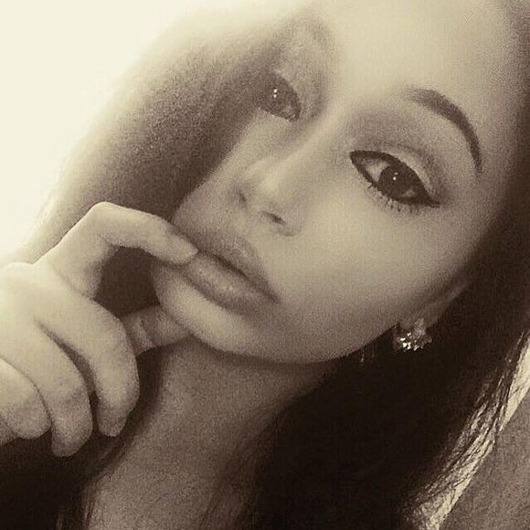 Meet your Posher, Selena