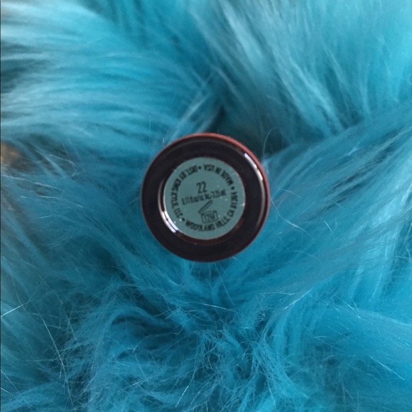 Kylie Jenner "22" Matte Lip Kit - Picture 6 of 7