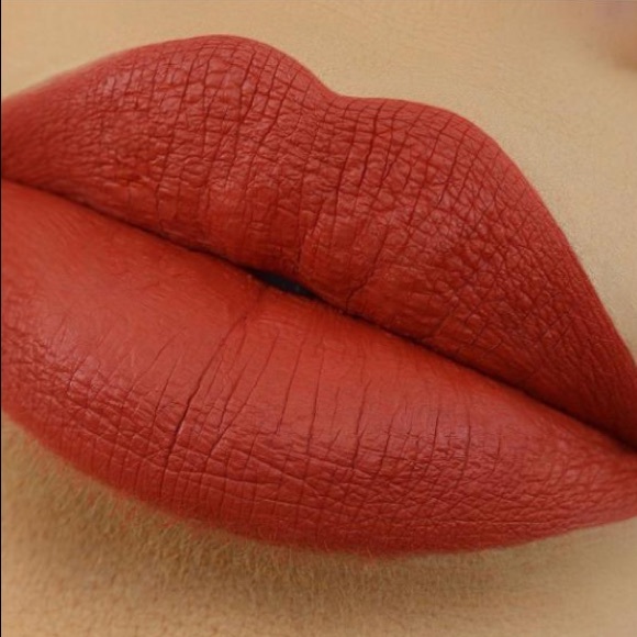 Kylie Jenner "22" Matte Lip Kit - Picture 7 of 7
