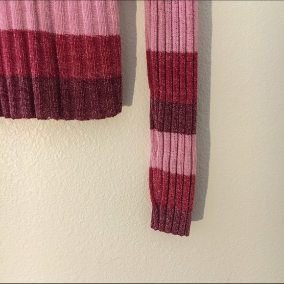 turtleneck🌹 - Picture 2 of 3