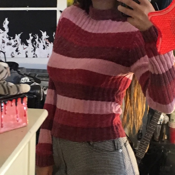 turtleneck🌹 - Picture 3 of 3