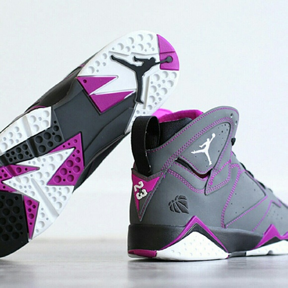 Retro jordans 7 valentine