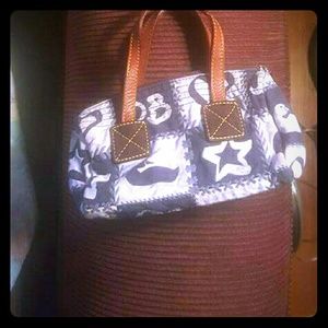 Dooney and bourke clutch