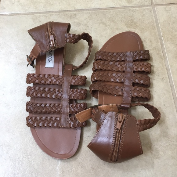 Steve Madden flat sandals