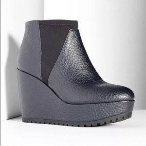 Simply vera Vera wang wedge boot