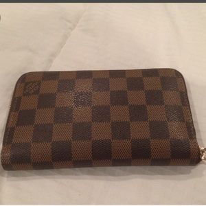 Zippy wallet louis vuitton