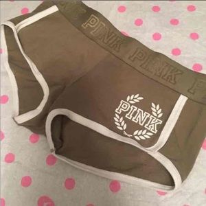 NWT! PINK Boyshorts size Medium