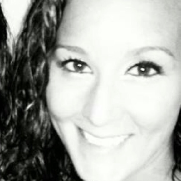 Meet your Posher, Jennifer - Picture 1 of 1