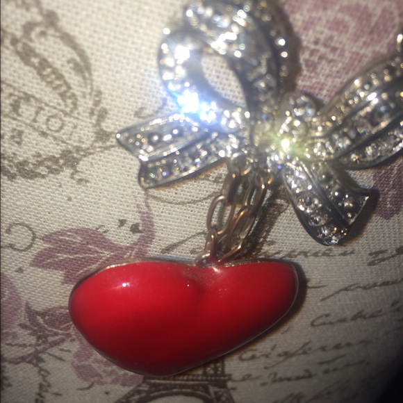 Super cute red heart necklace!