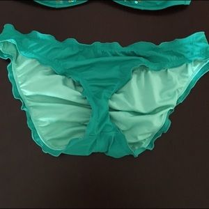 VS scrunch butt bikini bottom