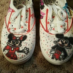 Classic Mickey Mouse crew sneakers