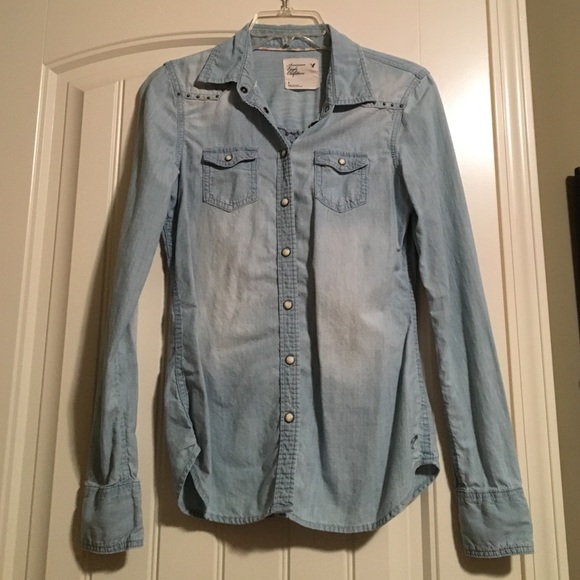 American Eagle blue jean button up