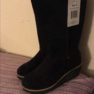 New black boots