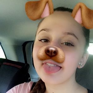 Meet your Posher, Alexis