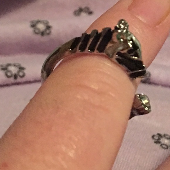 (D3) Zebra Ring - Picture 3 of 4