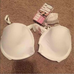 NWT Victoria secret very sexy 100 way bra 36d