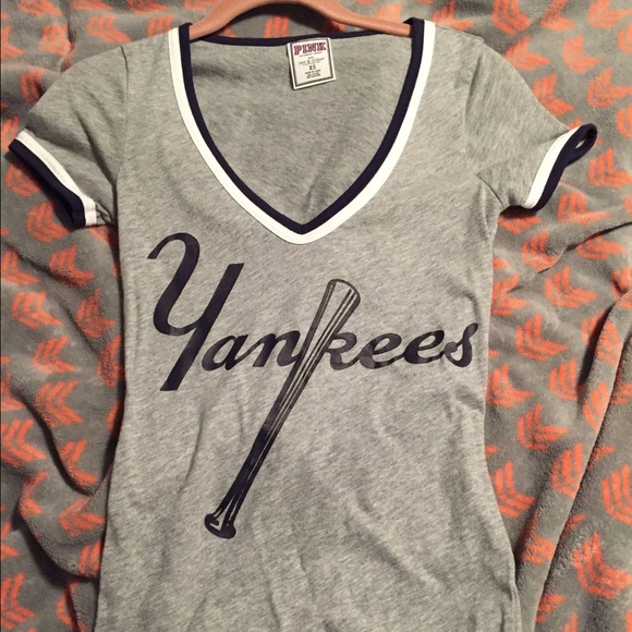 pink yankees shirt