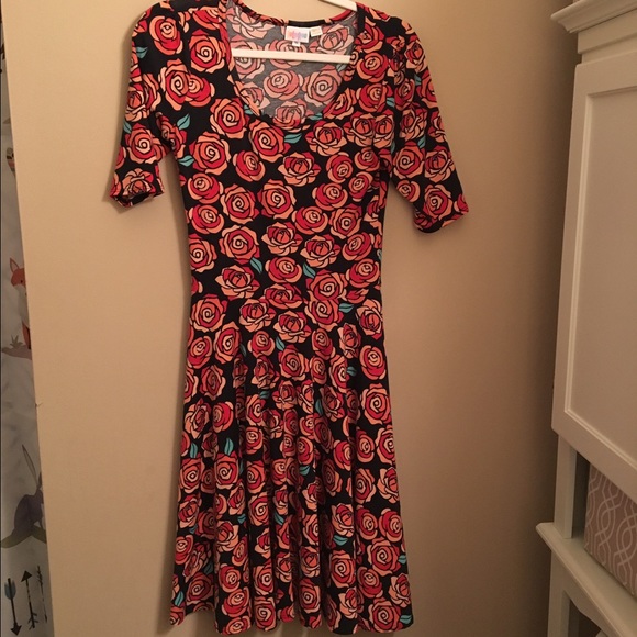 Small Black Disney Roses Nicole