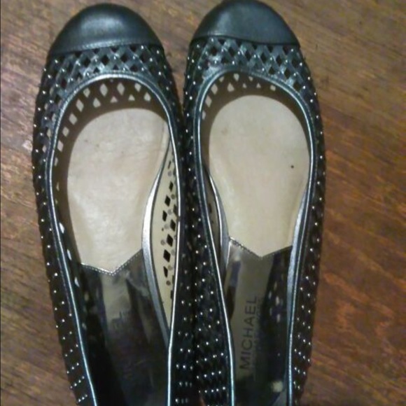 Michael Kors gun metal silver ballet flats
