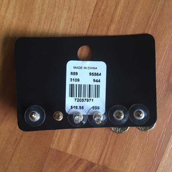 NY&C Earrings - Picture 2 of 2