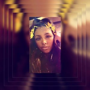 Meet your Posher, Cassandra