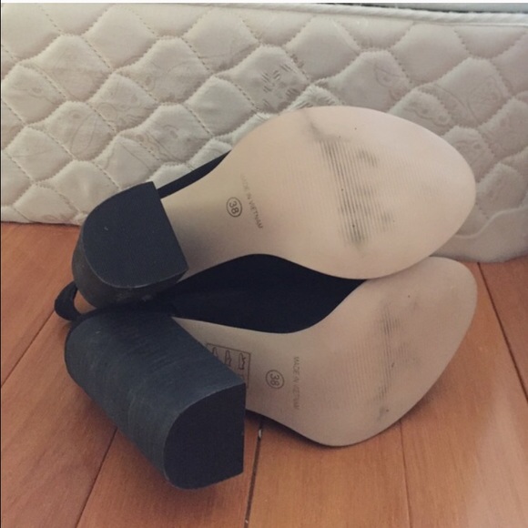 Black Urban Outfitters Lace Up booties! - Picture 3 of 4