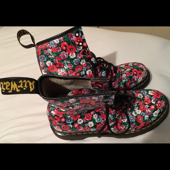 Dr Martens floral boots