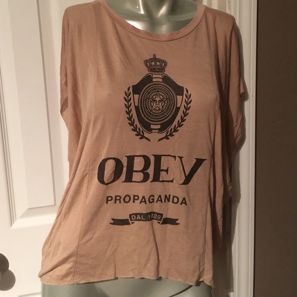 Obey Top