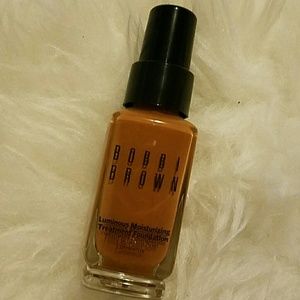 Bobbi Brown Luminous Moisturizing Foundation