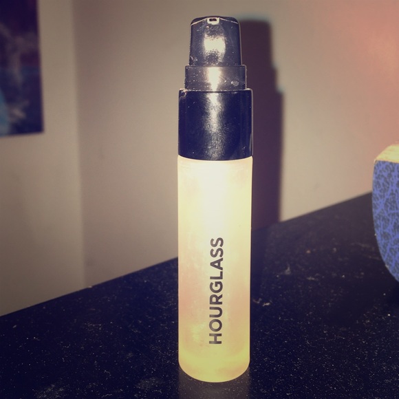 Hourglass Primer Serum