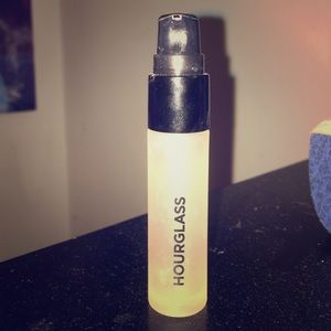 Hourglass Primer Serum