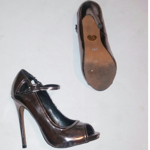 🚫 SOLD 🚫Betsey Johnson Mimie Peep Toe Heels - Picture 2 of 3