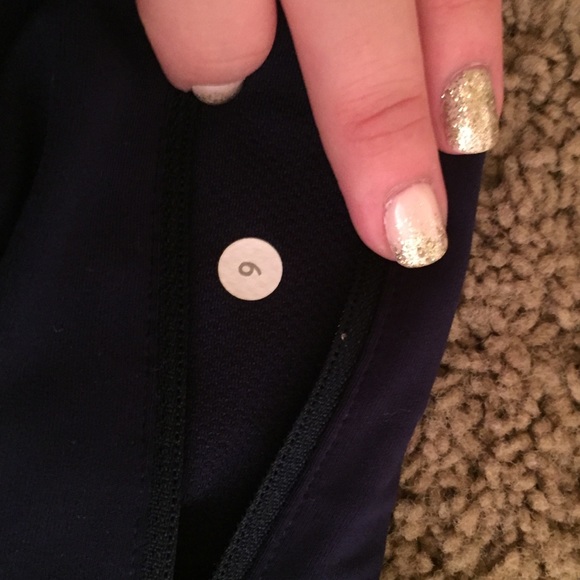 Lululemon reflective 7/8 pants - Picture 4 of 4