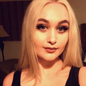 Meet your Posher, Mia