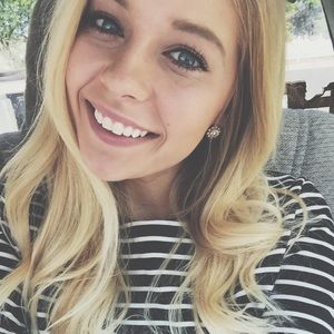 Meet your Posher, Emilee