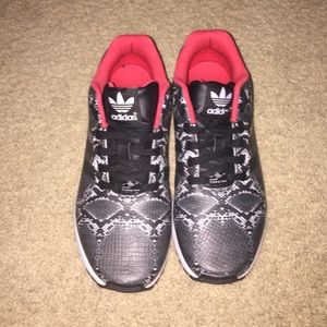 Adidas Tennis Shoes
