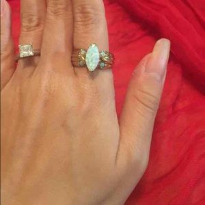 Opal style ring