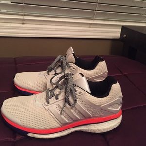 NWT Adidas glide boost