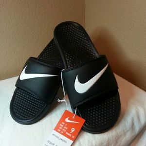 Nike Benassi Swoosh Women's 9