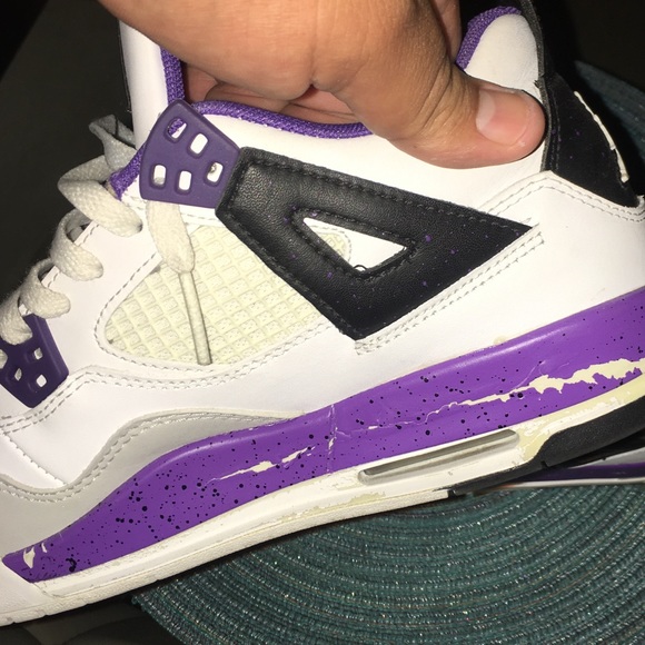 Ultra violet air Jordan 4s size 7y - Picture 2 of 4