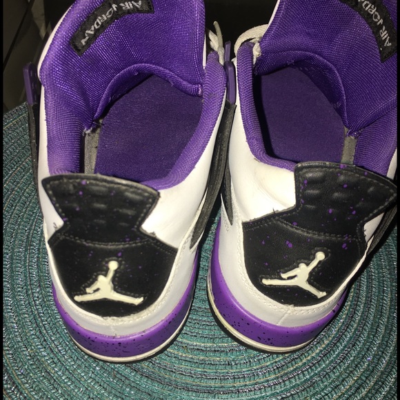 Ultra violet air Jordan 4s size 7y - Picture 4 of 4